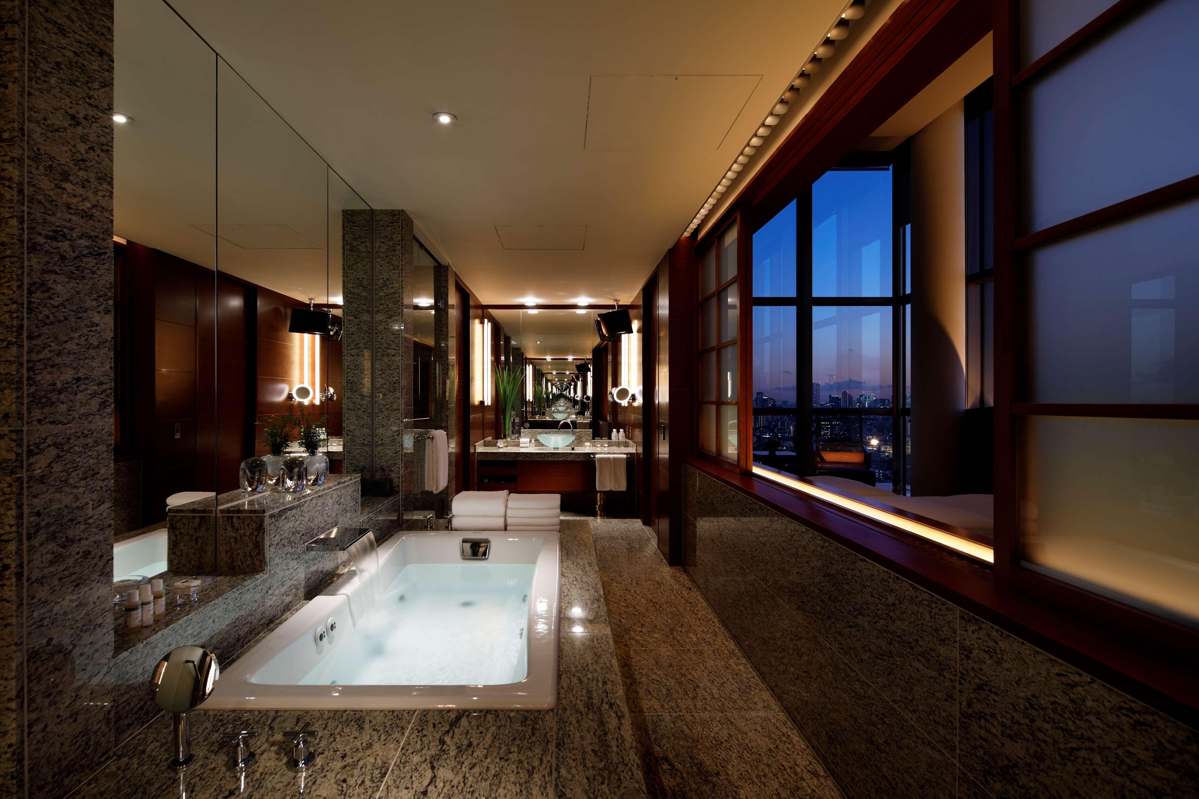 Отель Grand Hyatt Токио Экстерьер фото
