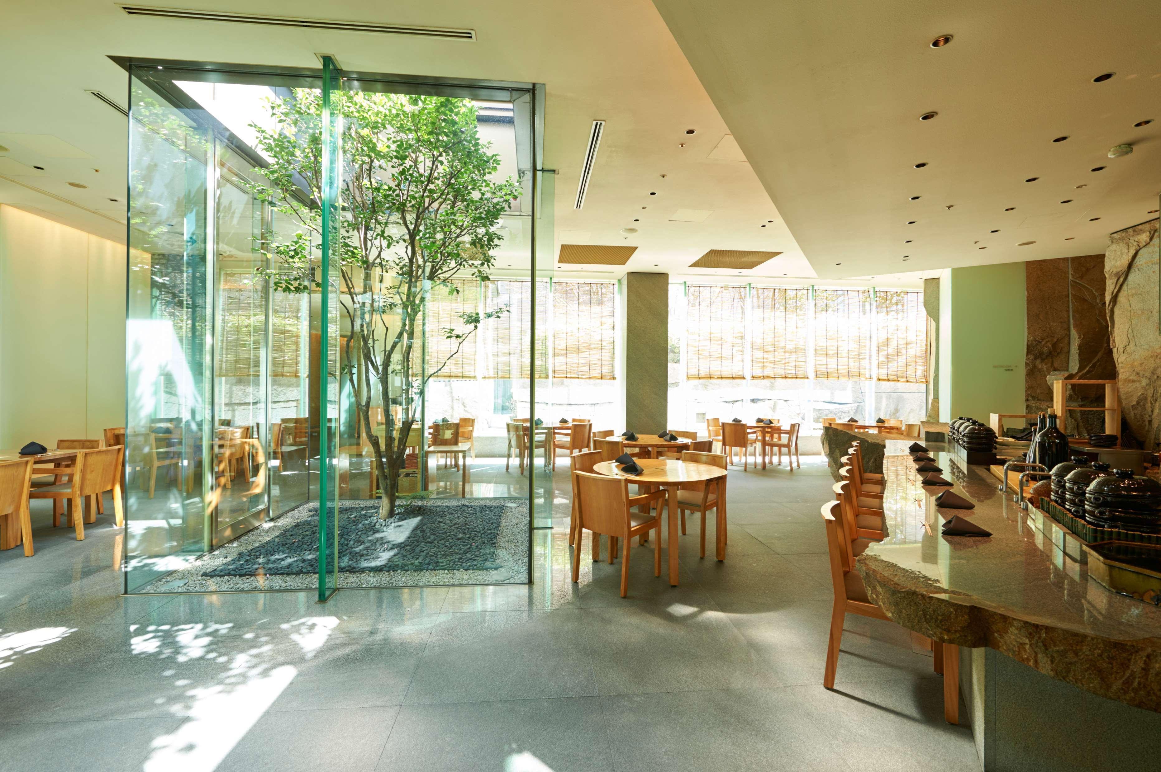 Отель Grand Hyatt Токио Экстерьер фото
